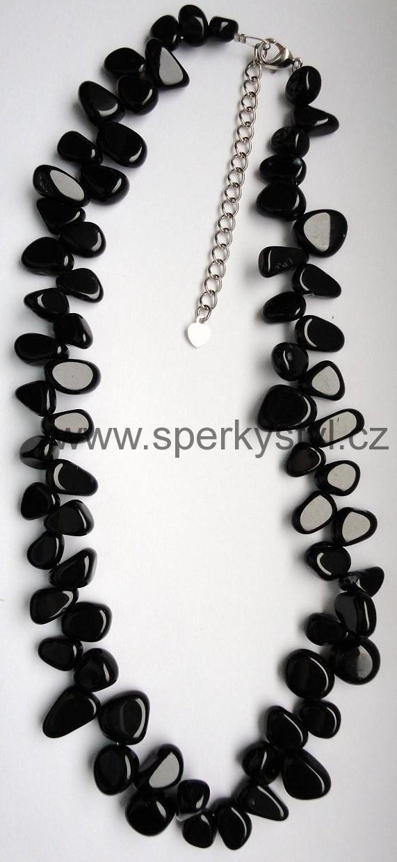 Elegantní náhrdelník z minerálu onyx