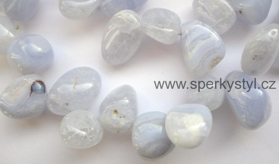 Elegantní náhrdelník z minerálu chalcedon