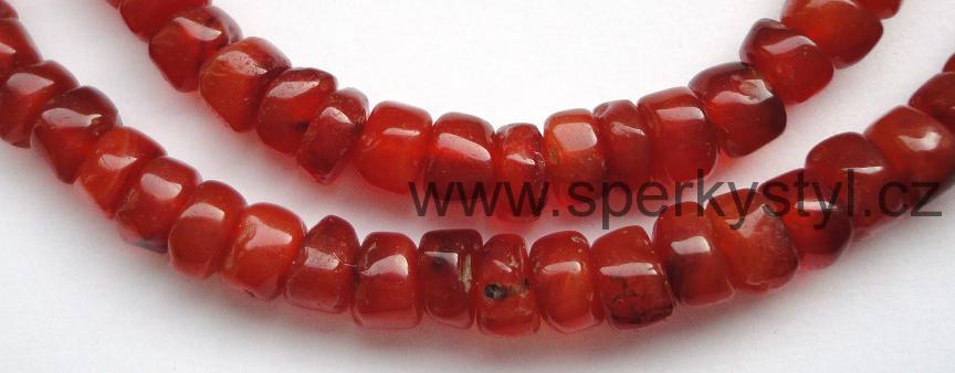 Elegantní náhrdelník z minerálu karneol