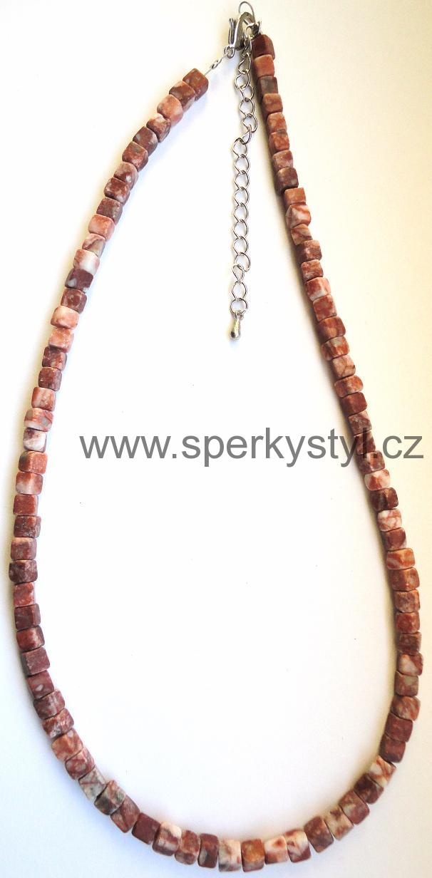 Elegantní náhrdelník z minerálu beryl