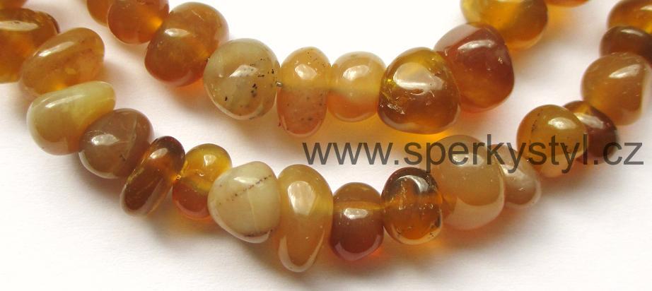 Elegantní náhrdelník z minerálu opál