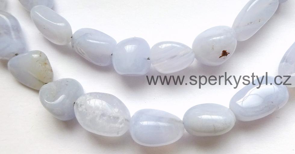 Elegantní náhrdelník z minerálu chalcedon