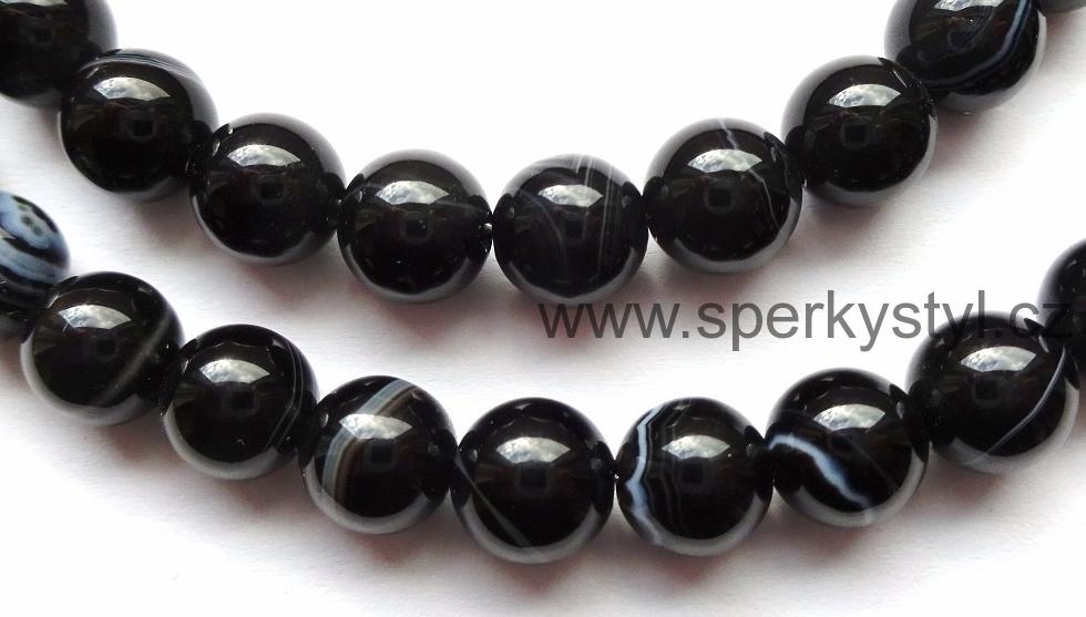 Elegantní náhrdelník z minerálu onyx