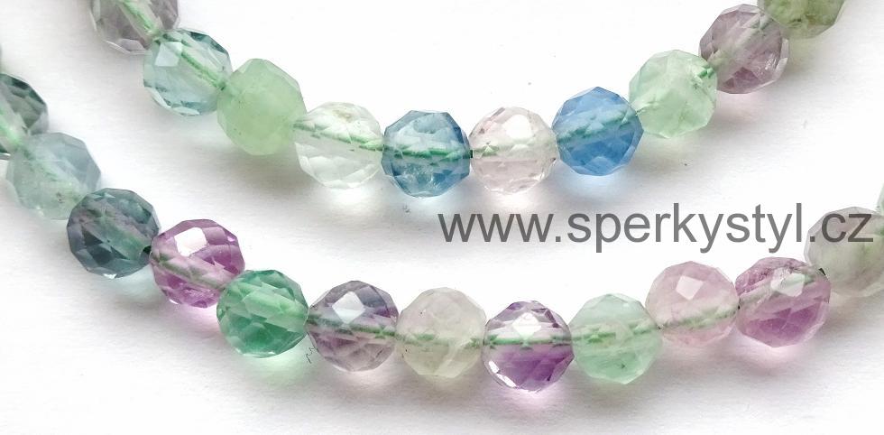 Elegantní náhrdelník z broušeného minerálu fluorit