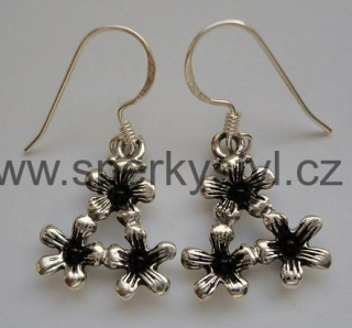 Elegantní stříbrné naušnice s minerálem onyx