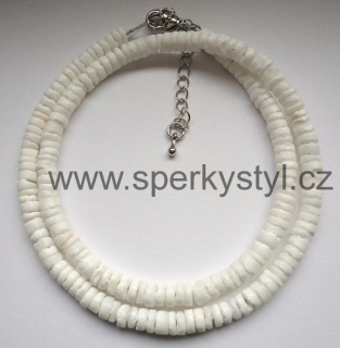 Elegantní náhrdelník z bílého pěnového korálu