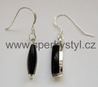 Elegantní stříbrné naušnice s minerálem onyx