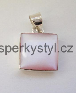 Elegantní stříbrný přívěsek s růžovou perletí