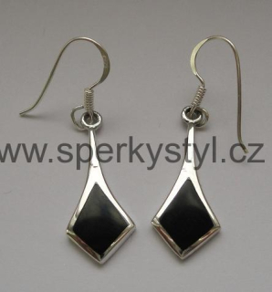 Elegantní stříbrné naušnice s minerálem onyx