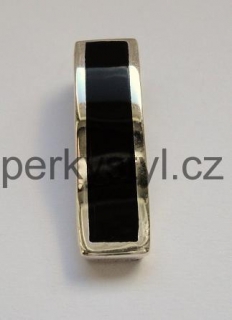 Elegantní přívěsek s minerálem onyx