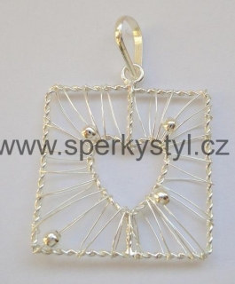 Elegantní stříbrný přívěsek 