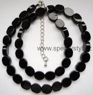 Elegantní náhrdelník z minerálu onyx
