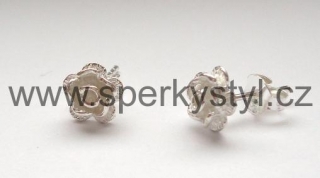 Elegantní stříbrné náušnice ve tvaru růžičky