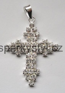 Elegantní stříbrný přívěsek osázený zirkony ve tvaru křížku