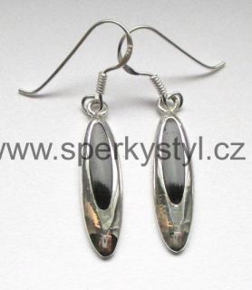 Elegantní stříbrné náušnice s minerálem onyx