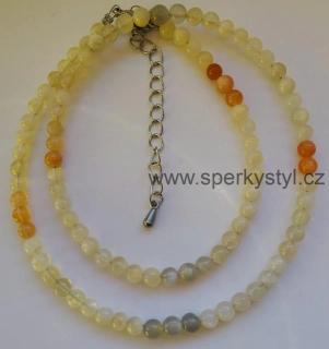 Elegantní náhrdelník z minerálu měsíční kámen neboli adular