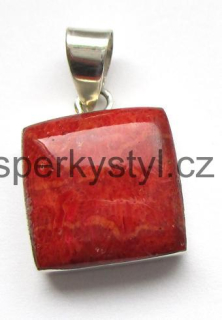 Elegantní stříbrný přívěsek s minerálem korál