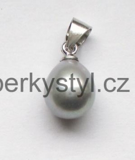 Elegantní stříbrný přívěsek s říční perlou