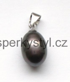 Elegantní stříbrný přívěsek s říční perlou
