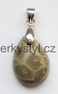 Elegantní stříbrný přívěsek s minerálem zkamenělý korál