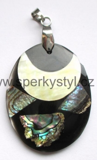 Elegantní přívěsek z perletě