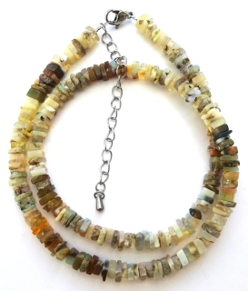 Luxusní náhrdelník z broušeného minerálu etiopský opál