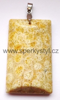 Elegantní přívěsek z minerálu zkamenělý korál