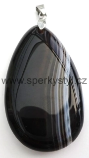 Elegantní přívěsek z minerálu onyx